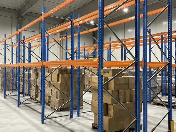 Telepített raklapos állványrendszer